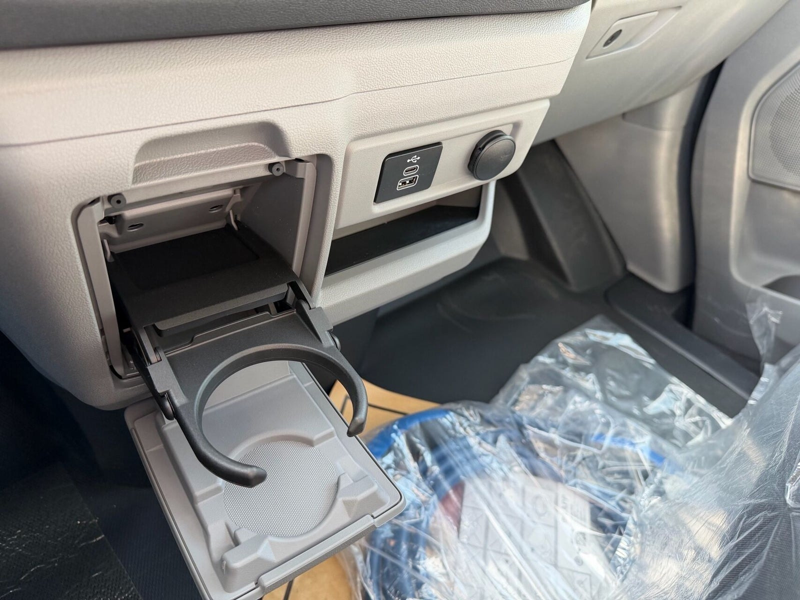 Blå Ford E-Transit Custom 320 L1 fra 2026