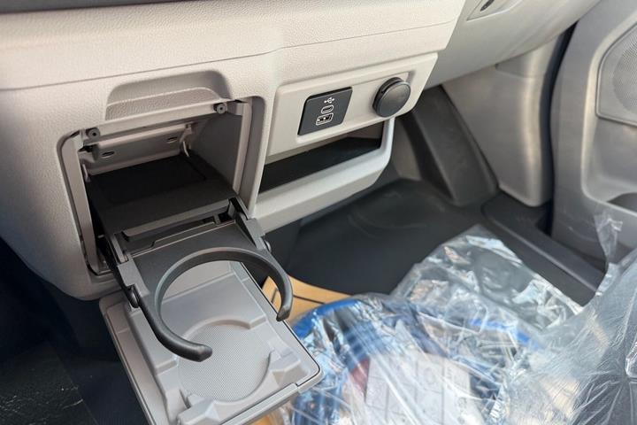 Blå Ford E-Transit Custom 320 L1 fra 2026