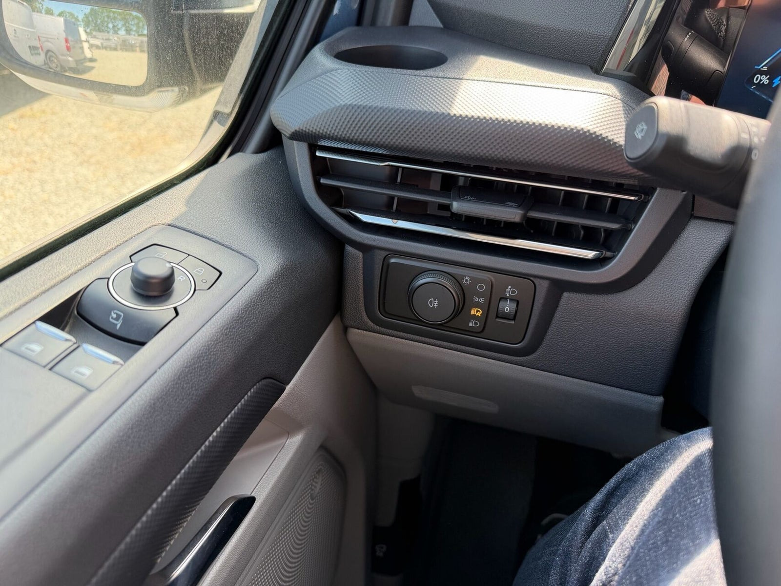 Blå Ford E-Transit Custom 320 L1 fra 2026