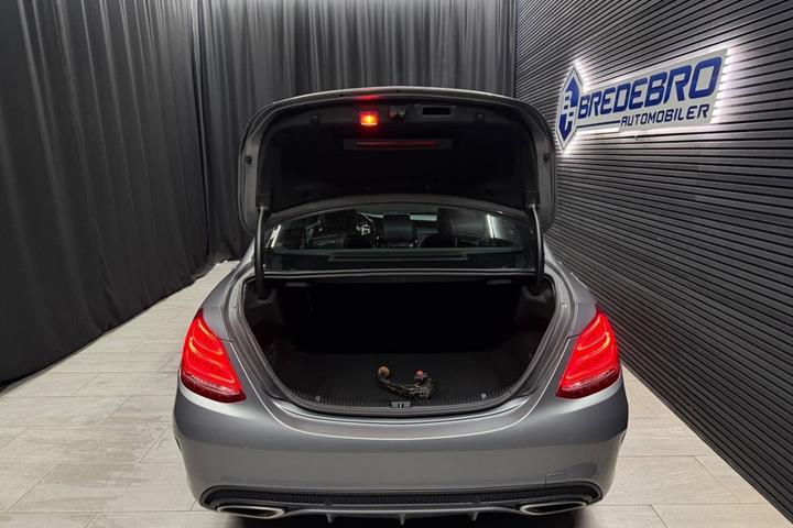 Grå Mercedes C180 fra 2014