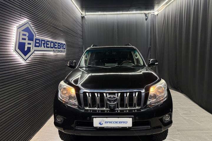 Sort Toyota Land Cruiser fra 2011