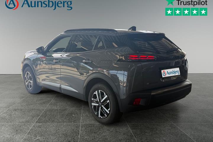 Grå Peugeot e-2008 fra 2025