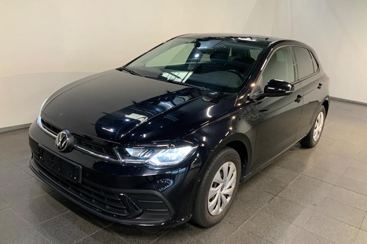 Sort VW Polo fra 2022 set udefra