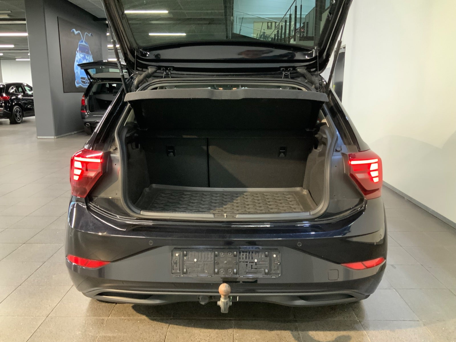 Sort VW Polo fra 2022