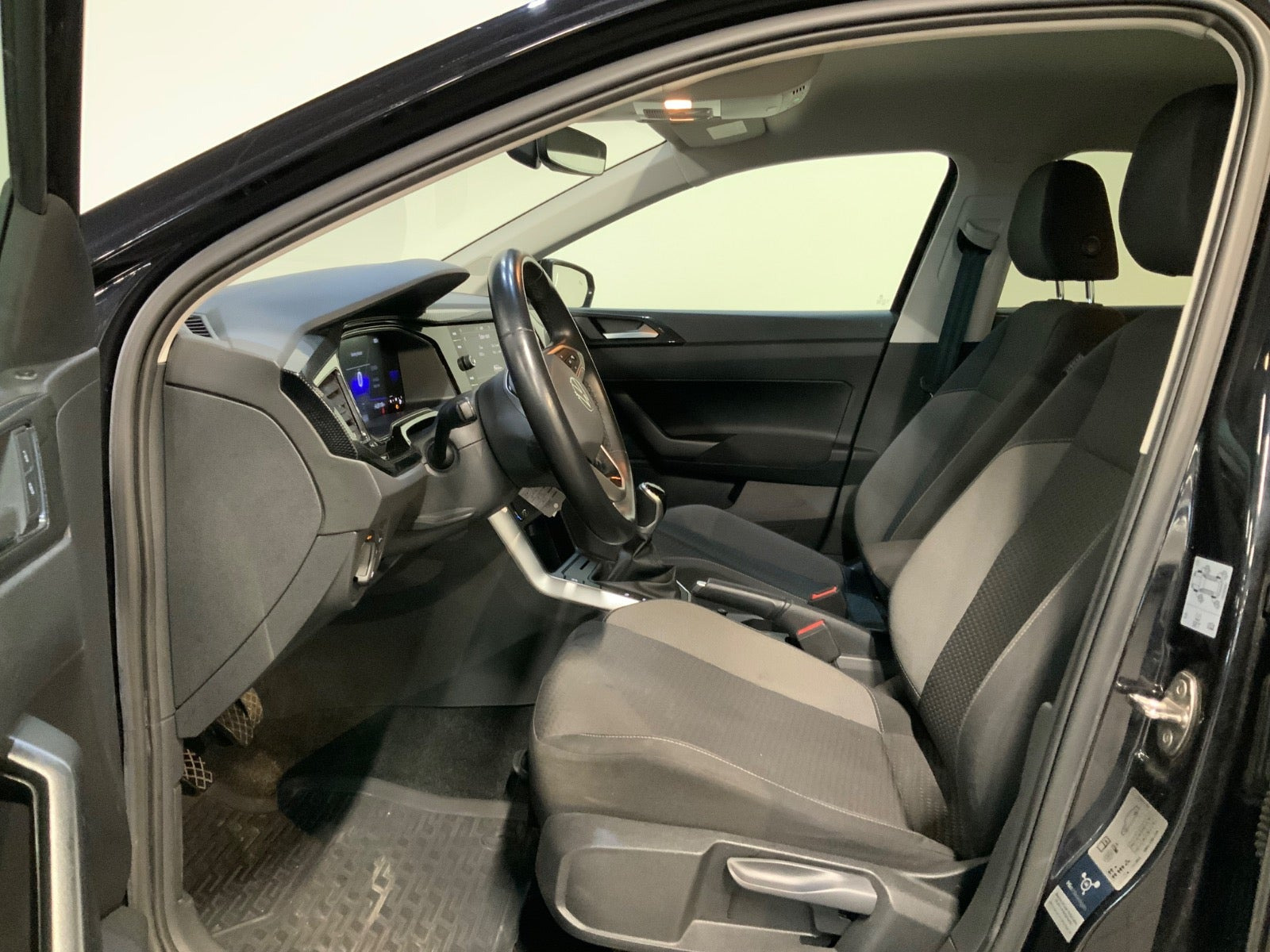 Sort VW Polo fra 2022