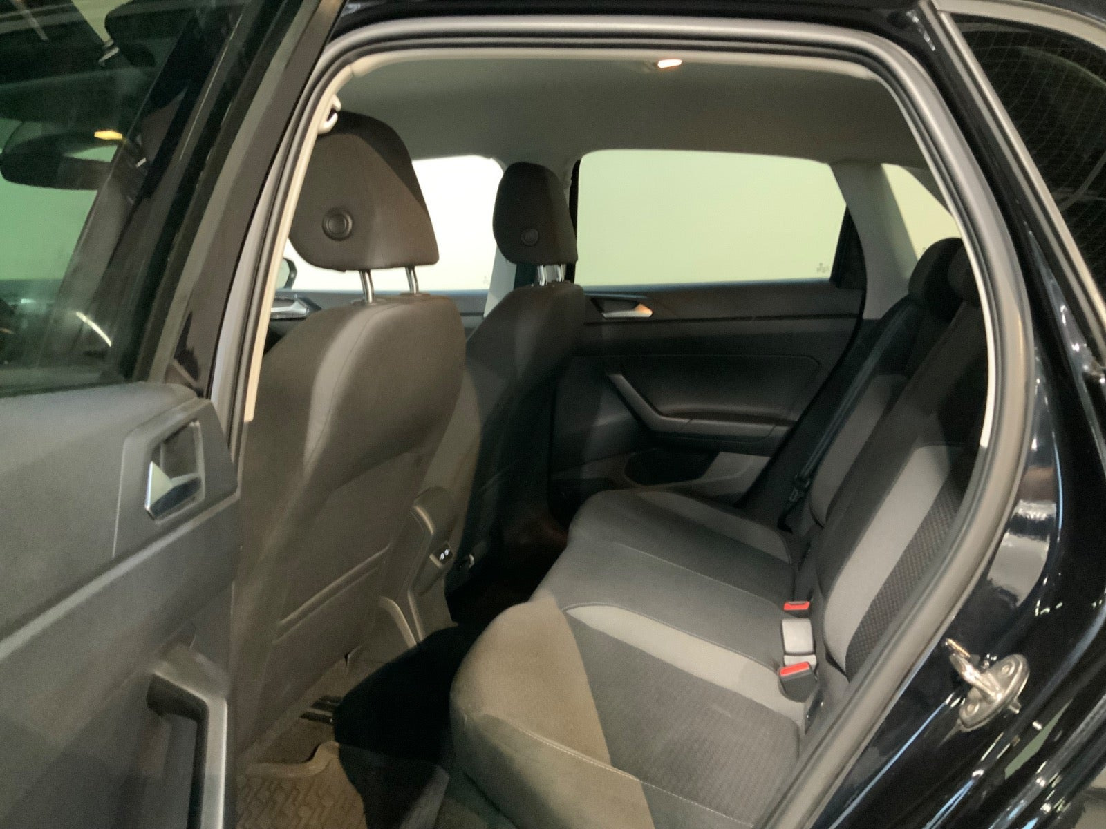 Sort VW Polo fra 2022