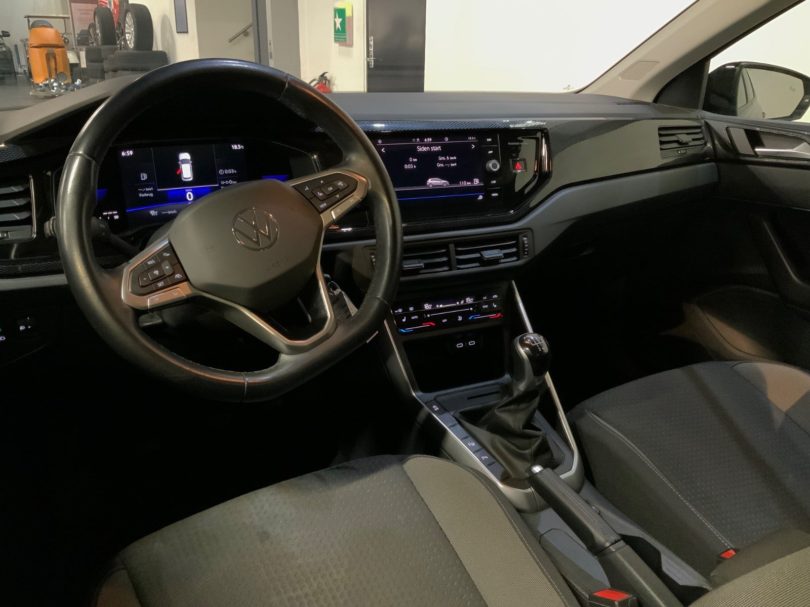 Sort VW Polo fra 2022