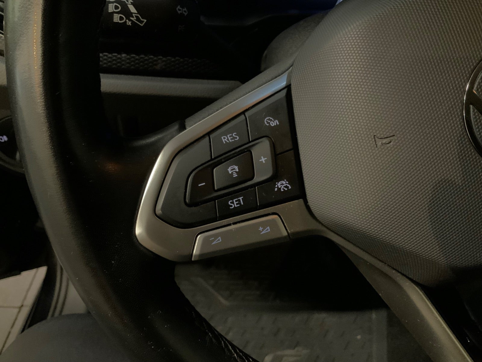 Sort VW Polo fra 2022