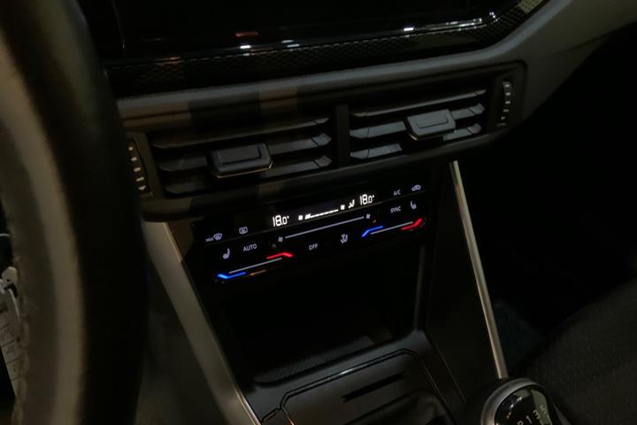 Sort VW Polo fra 2022