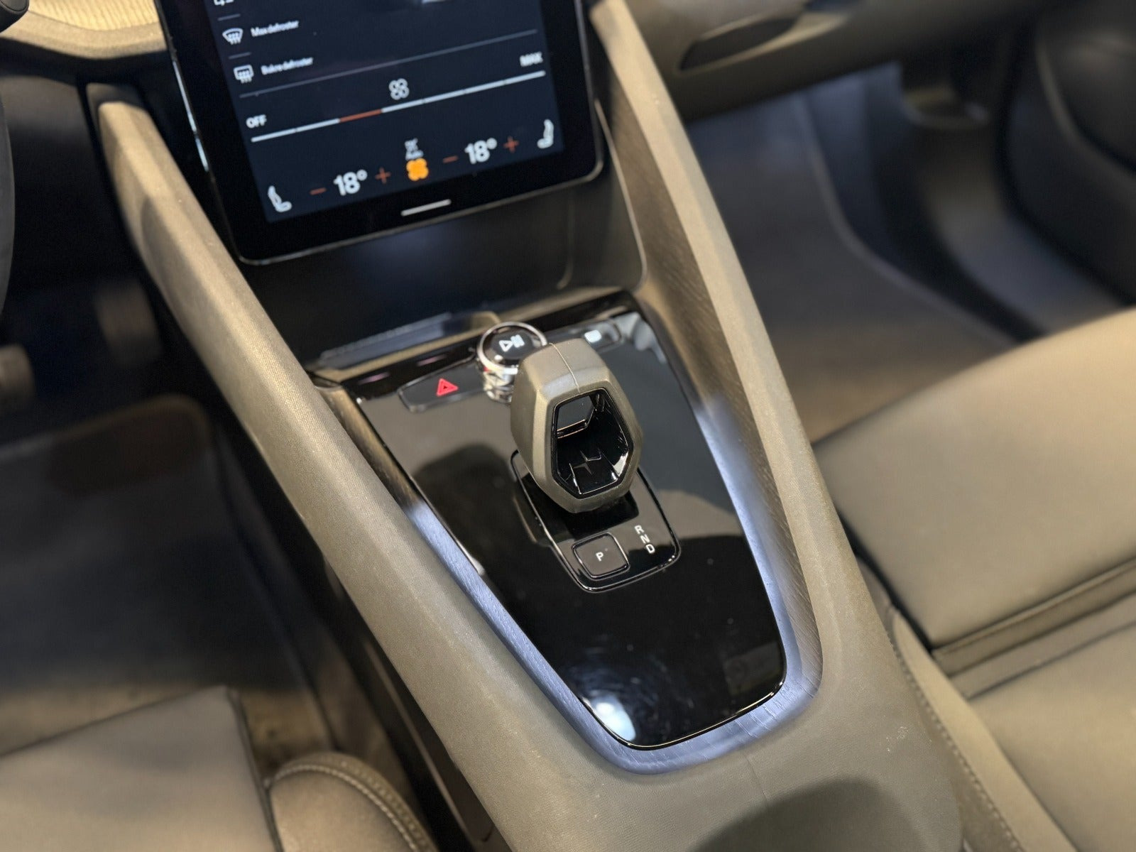 Sort Polestar 2 fra 2023