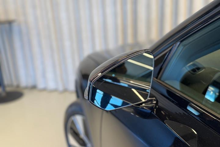 Sort Polestar 2 fra 2023