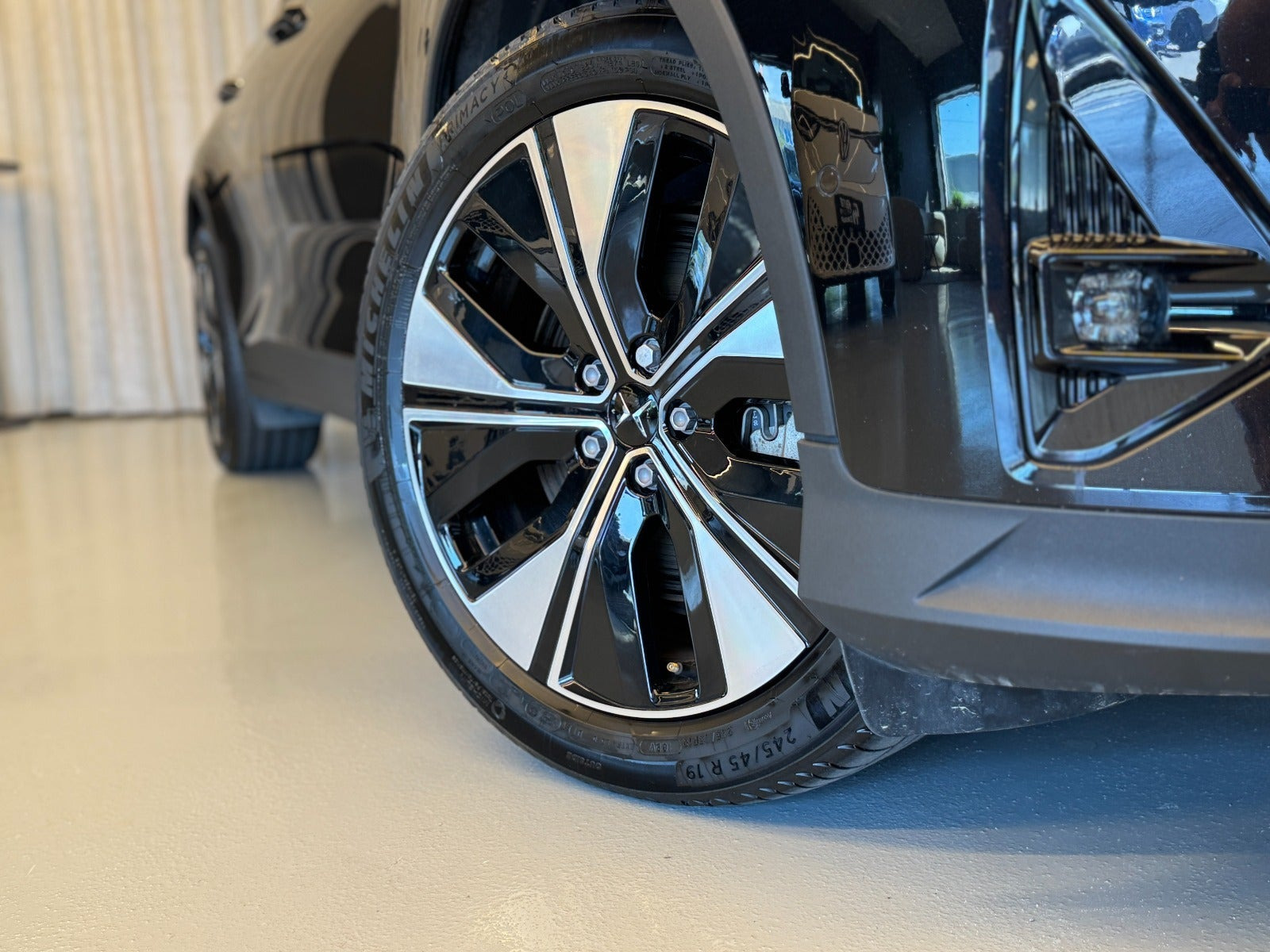 Sort Polestar 2 fra 2023