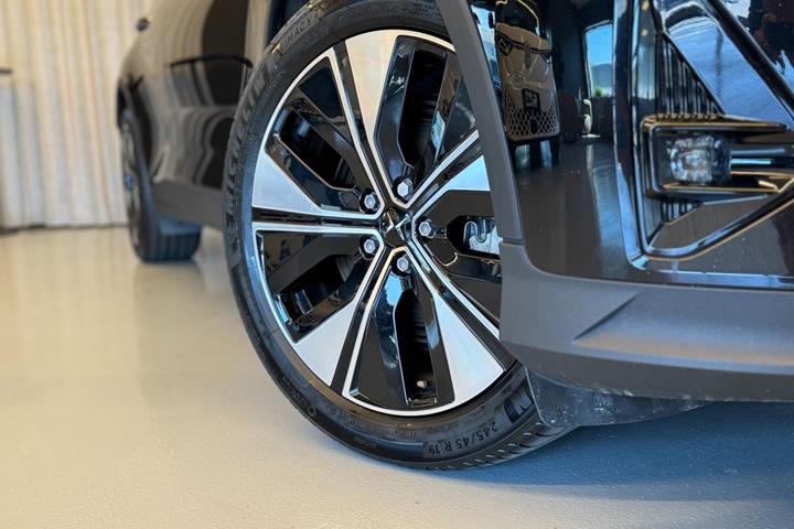 Sort Polestar 2 fra 2023