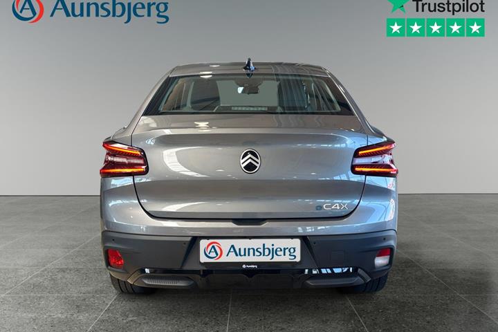 Grå Citroën ë-C4 X fra 2025
