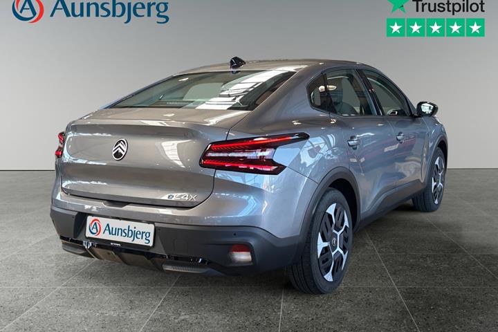 Grå Citroën ë-C4 X fra 2025