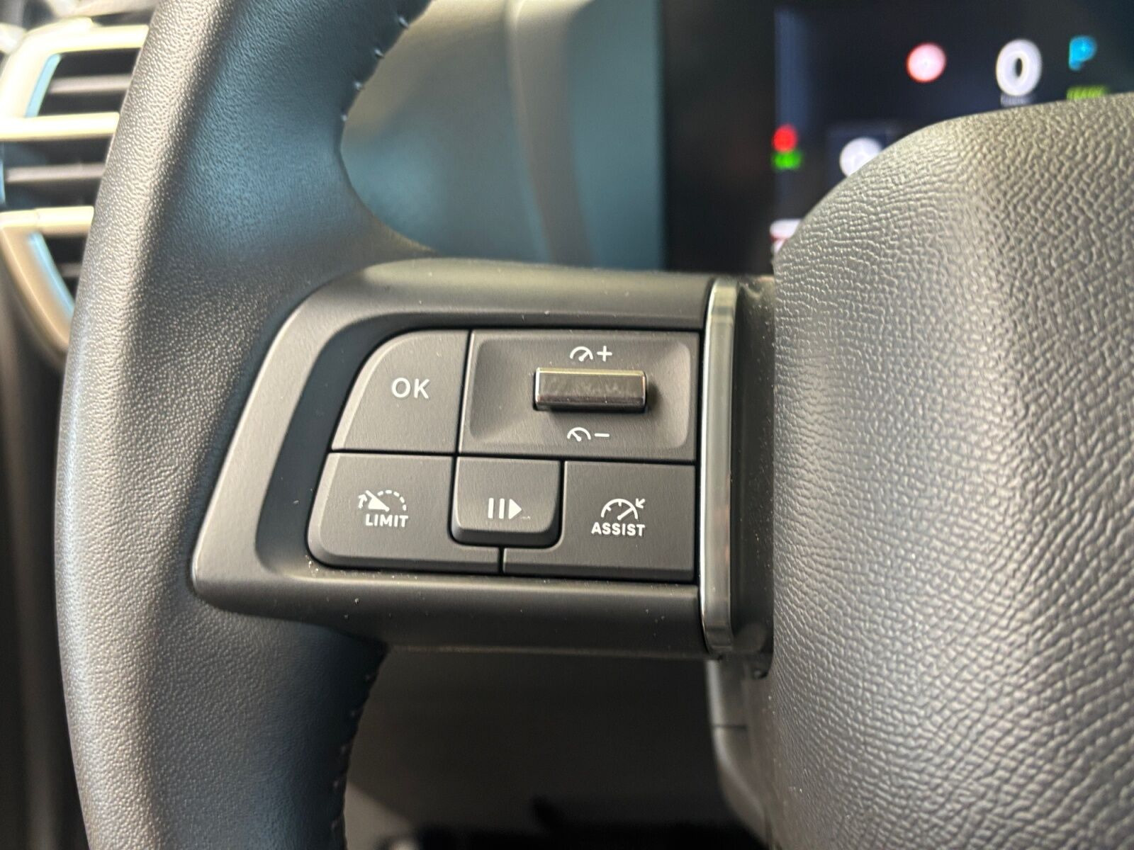 Grå Citroën ë-C4 X fra 2025