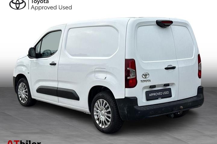Hvid Toyota ProAce City fra 2022