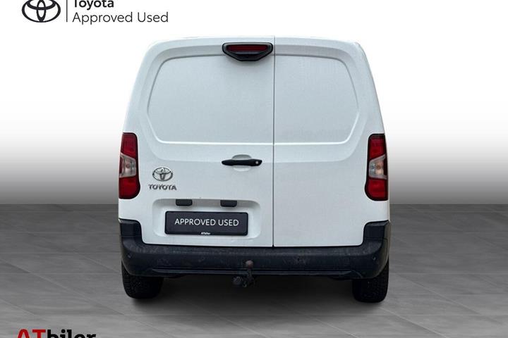 Hvid Toyota ProAce City fra 2022