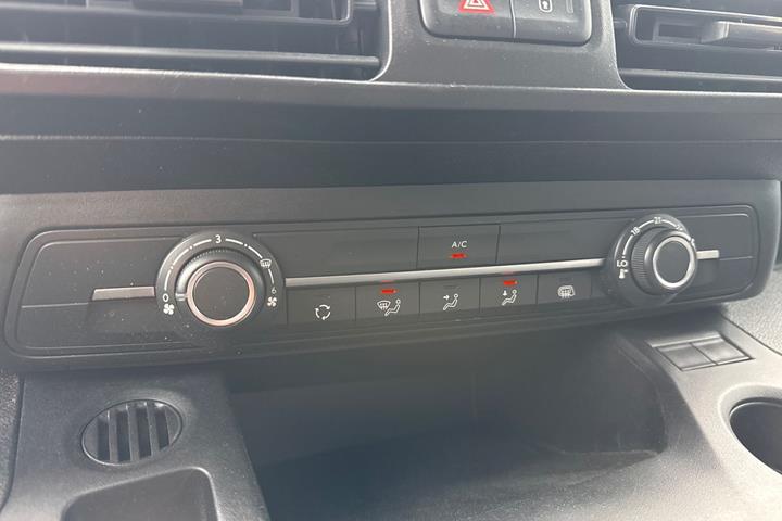 Hvid Toyota ProAce City fra 2024