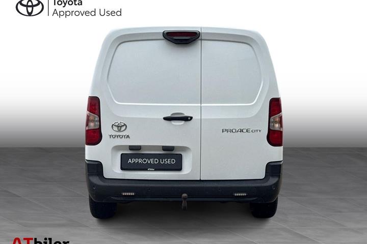 Hvid Toyota ProAce City fra 2022