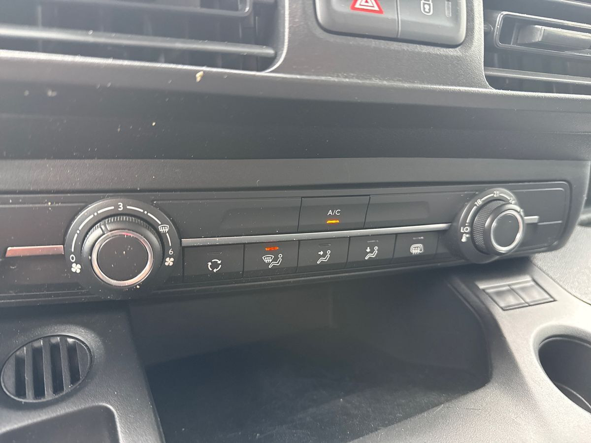 Hvid Toyota ProAce City fra 2022