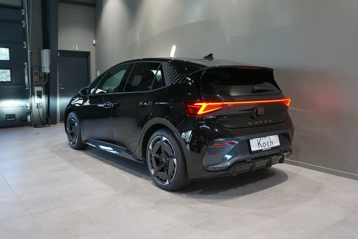 Sort Cupra Born fra 2025