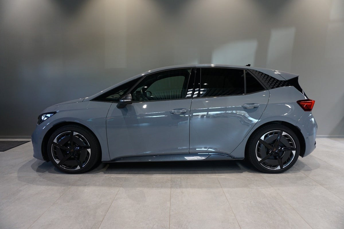 Grå Cupra Born fra 2025