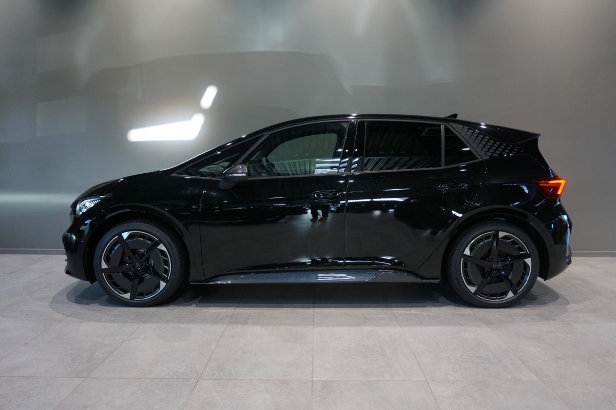 Sort Cupra Born fra 2025