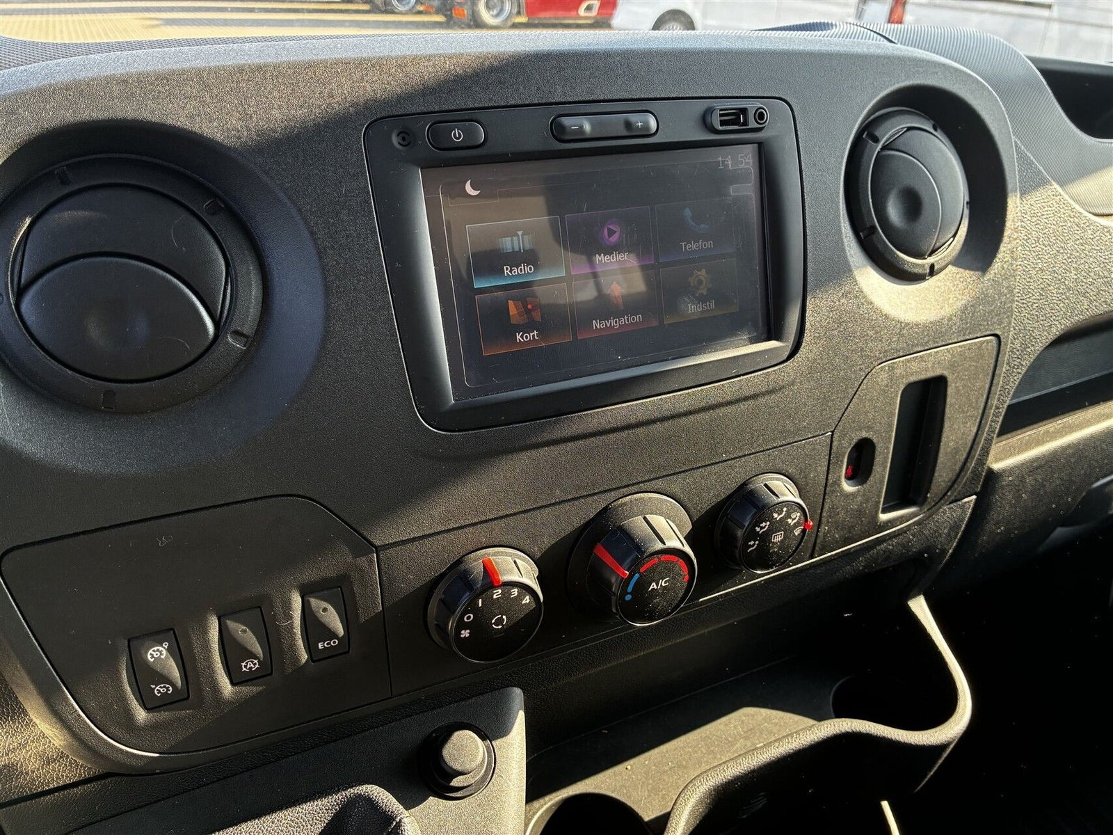Hvid Renault Master III T35 fra 2020