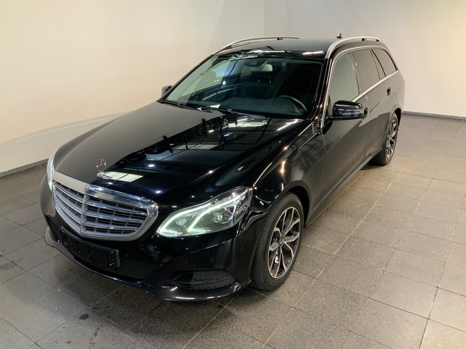 Mercedes E220 2,2 CDi stc. aut. BE