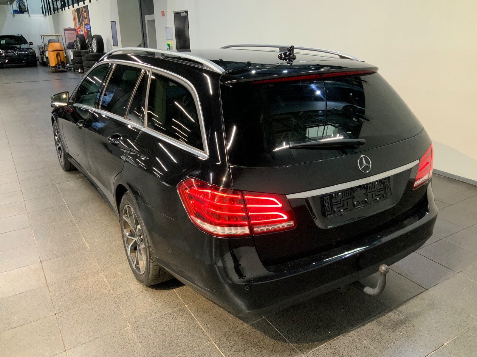 Sort Mercedes E220 fra 2013