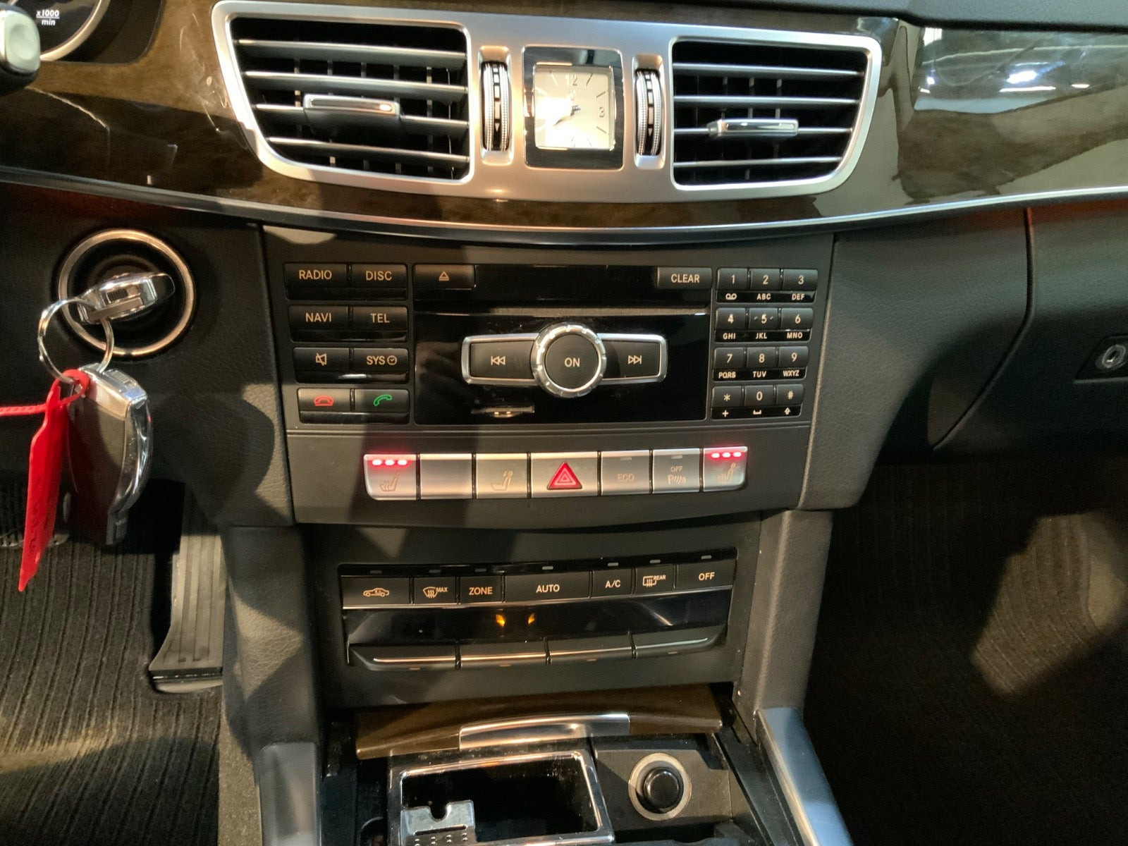 Sort Mercedes E220 fra 2013
