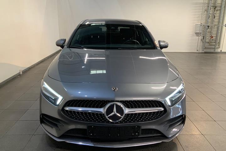 Grå Mercedes A220 d fra 2020