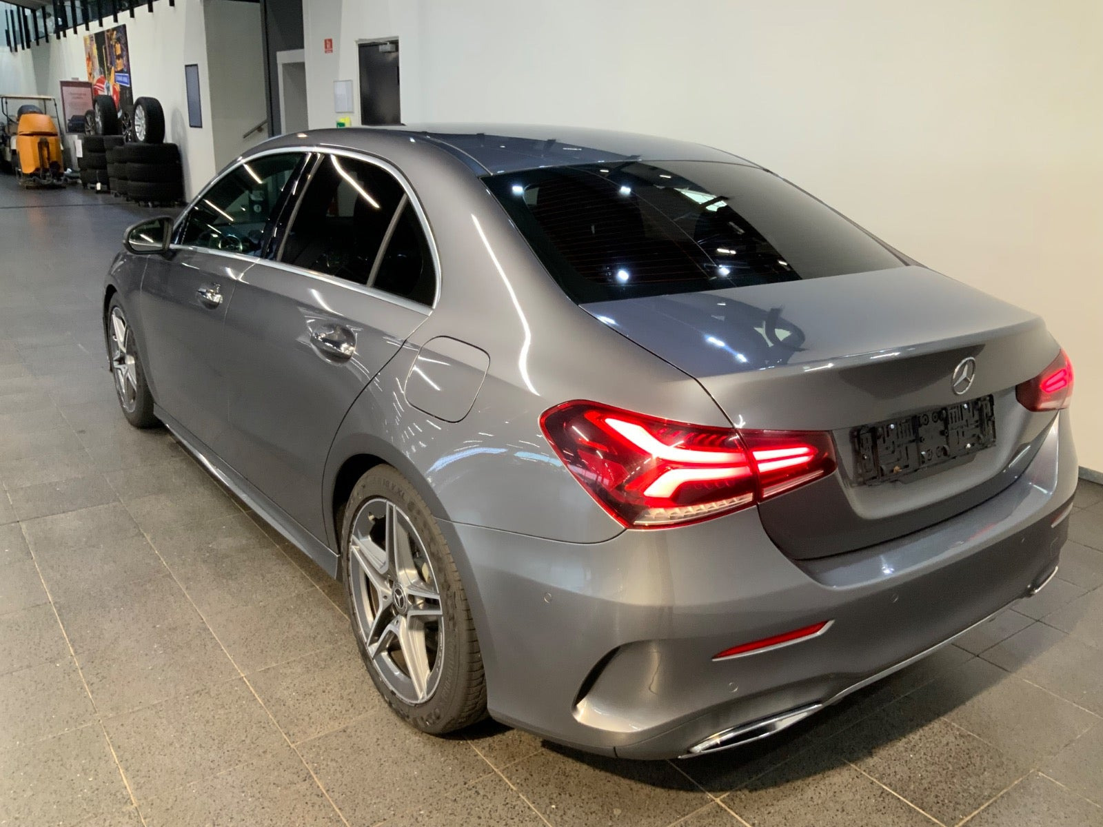 Grå Mercedes A220 d fra 2020