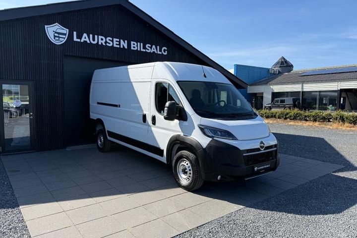 Hvid Opel Movano-e 35H fra 2025