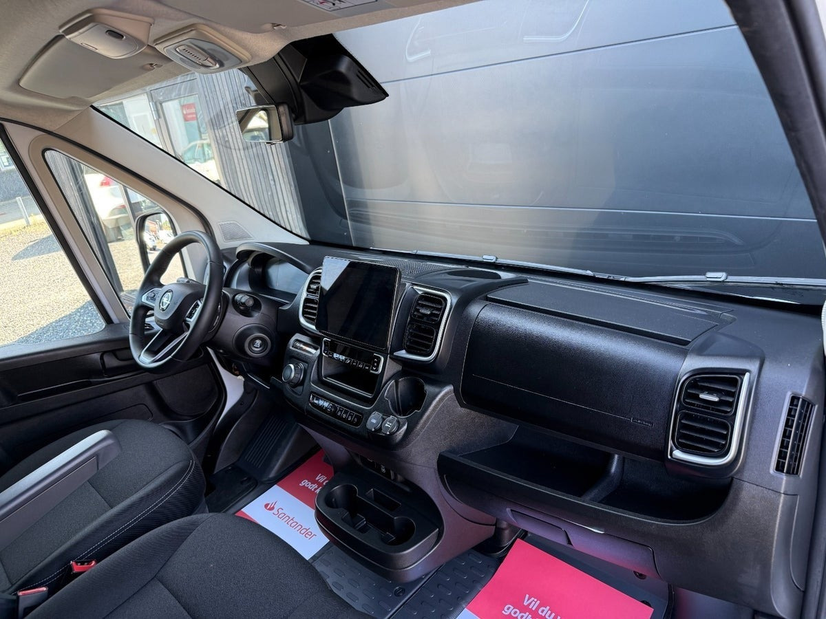 Hvid Opel Movano-e 35H fra 2025