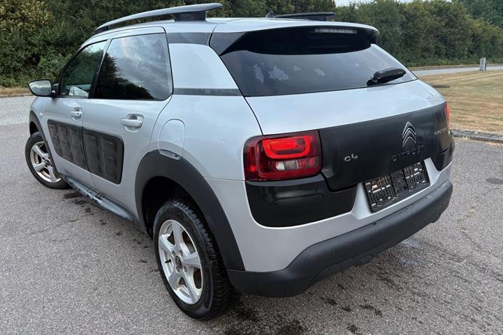 Gul Citroën C4 Cactus fra 2016