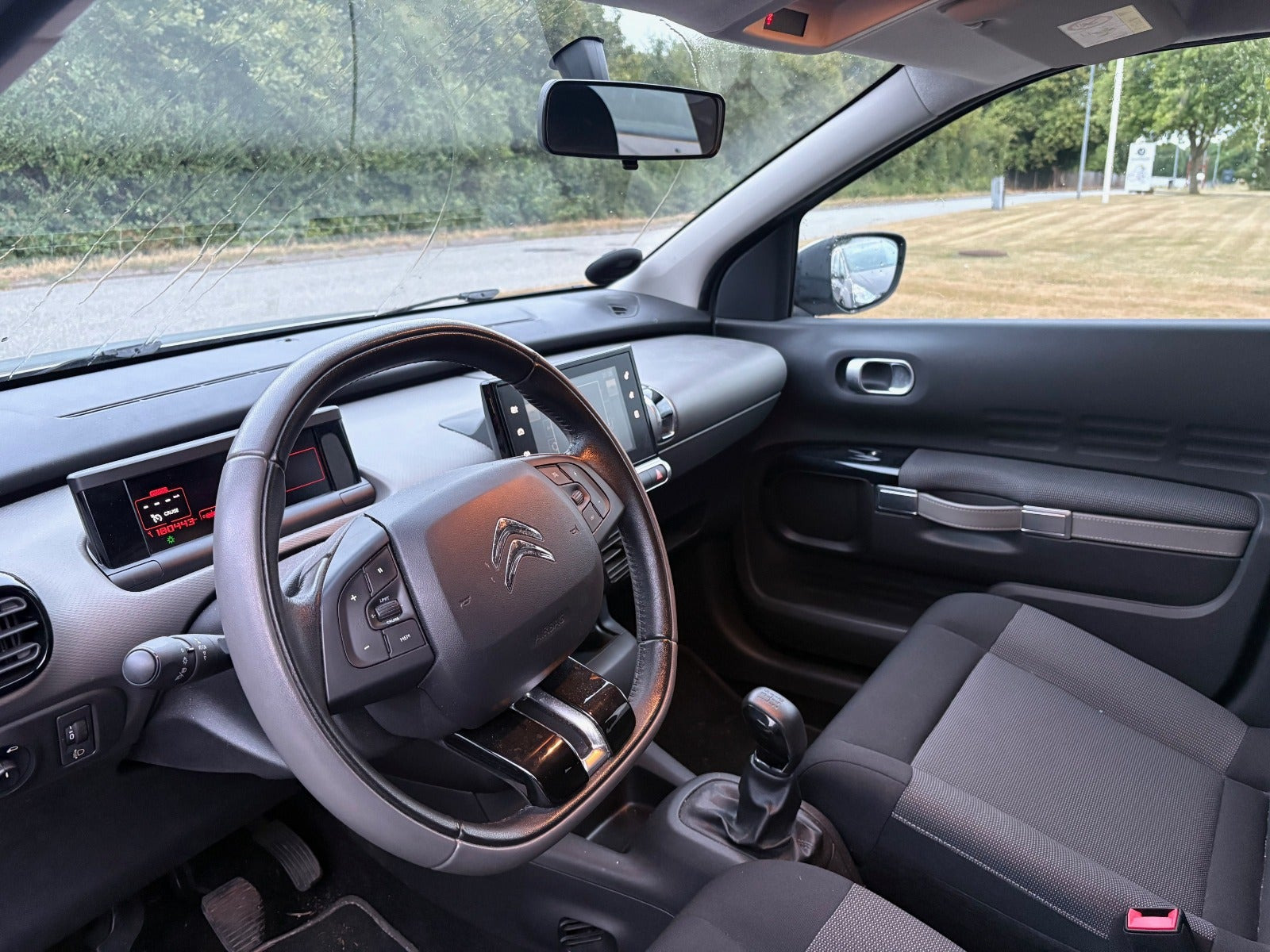 Gul Citroën C4 Cactus fra 2016