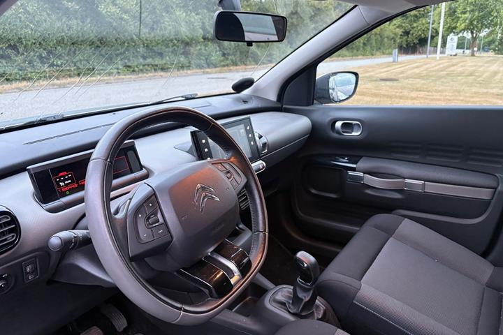 Gul Citroën C4 Cactus fra 2016
