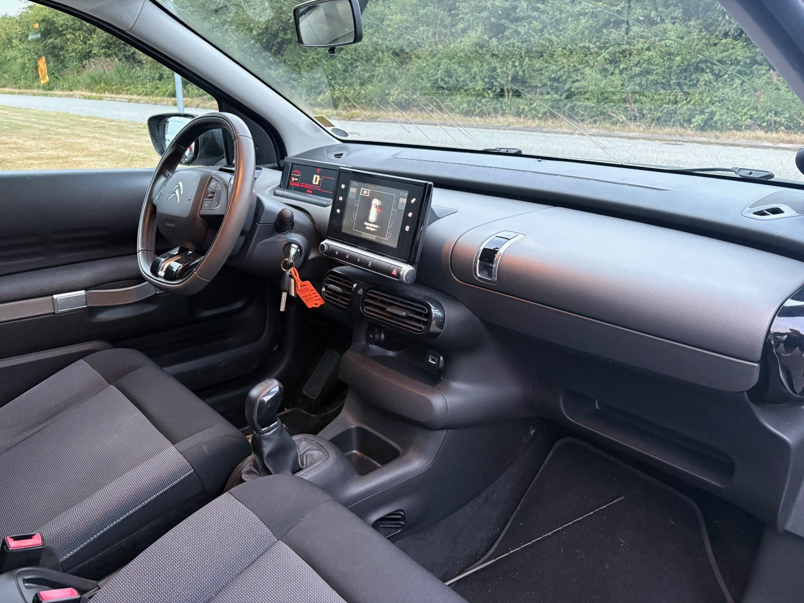 Gul Citroën C4 Cactus fra 2016