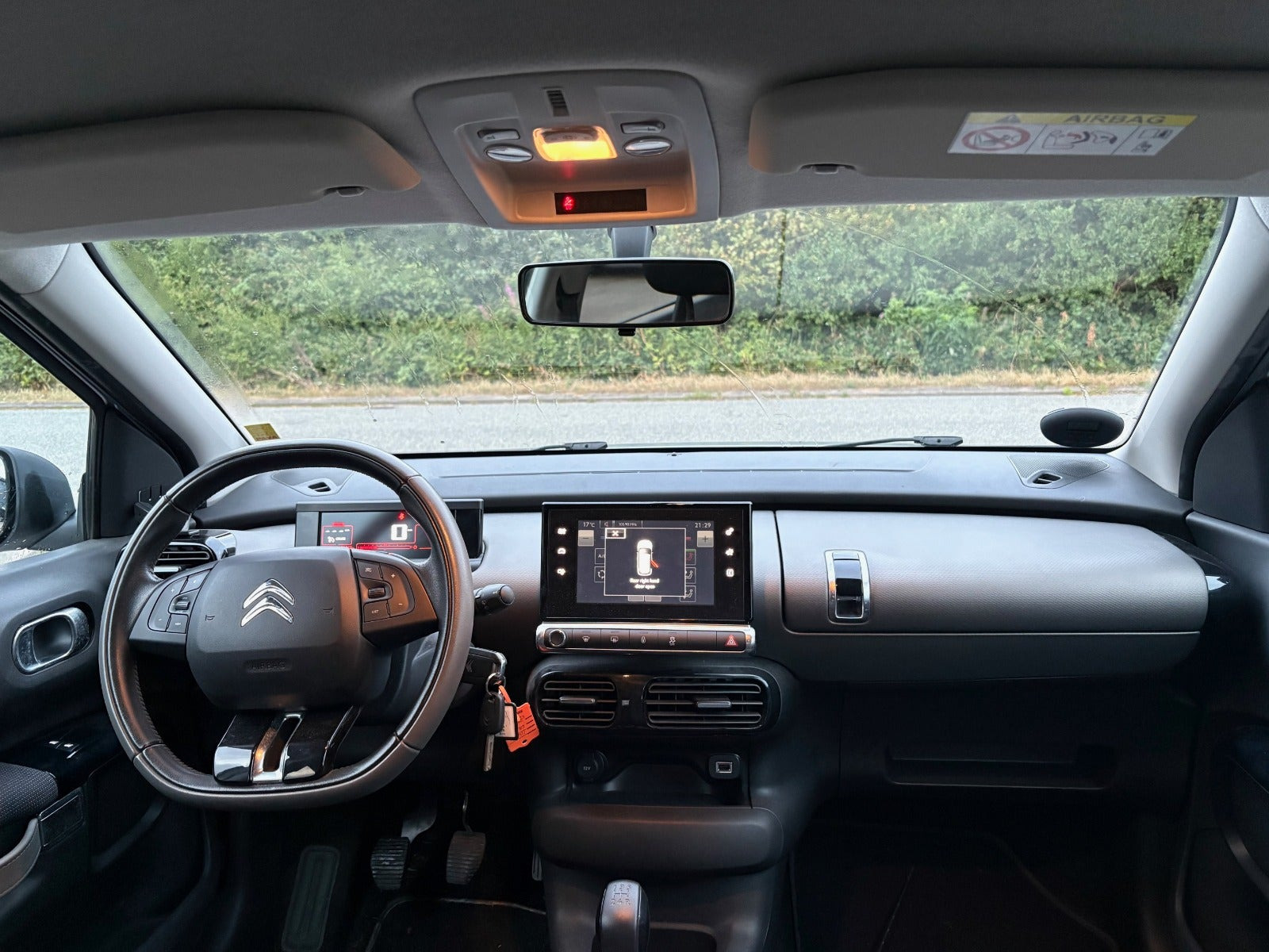 Gul Citroën C4 Cactus fra 2016