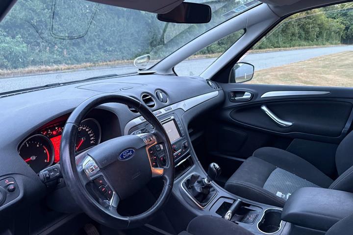 undefined Ford S-MAX fra 2014