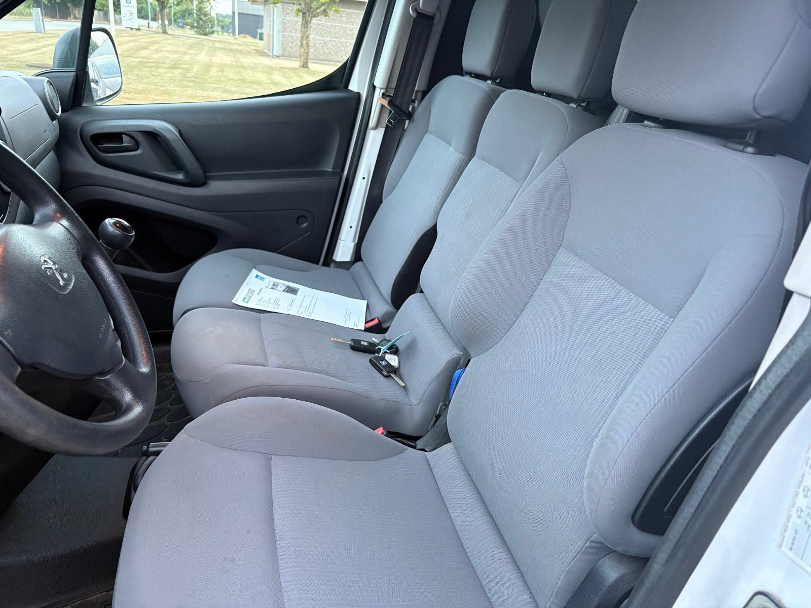 Hvid Peugeot Partner fra 2016