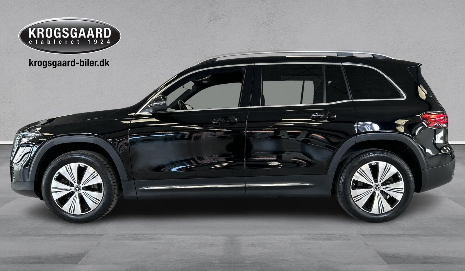 Sort Mercedes EQB250 fra 2023