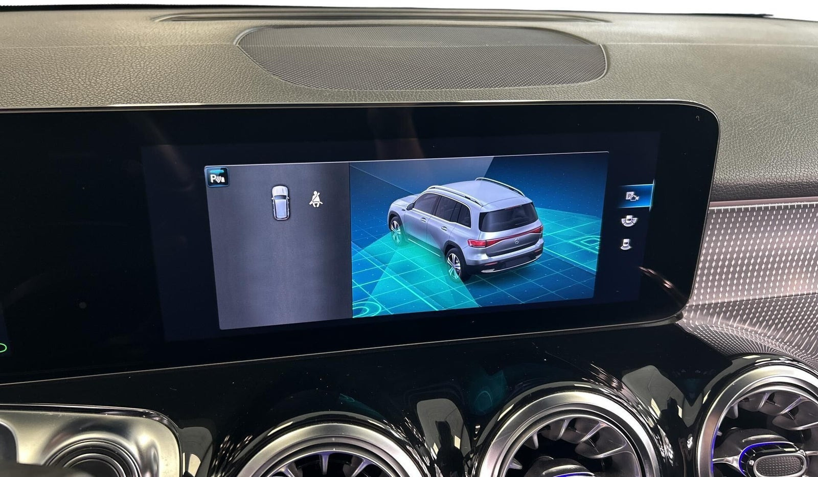 Sort Mercedes EQB250 fra 2023