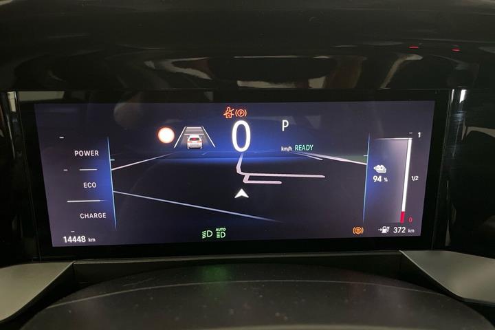 Grå Opel Mokka-e fra 2024