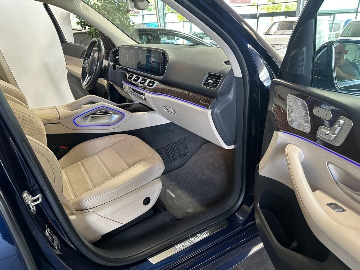 Blå Mercedes GLE450 fra 2020