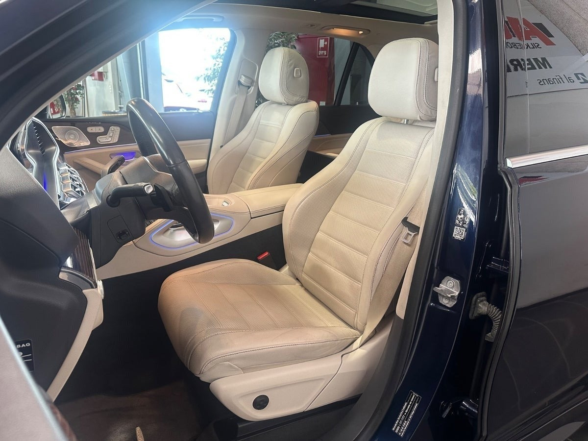 Blå Mercedes GLE450 fra 2020