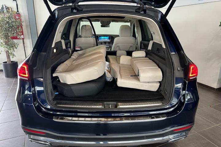Blå Mercedes GLE450 fra 2020