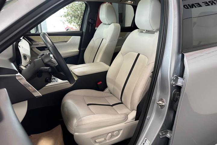 Grå Mazda CX-60 fra 2022